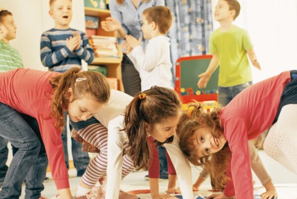 TUS to&nbsp;nie&nbsp;tylko&nbsp;gry i&nbsp;rozmowy. Jak powinien wyglądać Trening Umiejętności Społecznych?